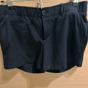 Under Armour Women’s Shorts, Heat Gear, Dri-Fit, Black Size 6